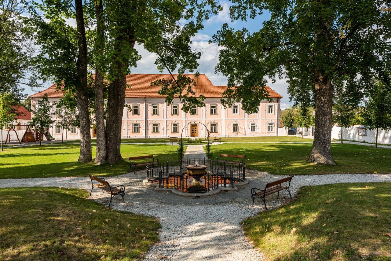 Hotel Zamek Hradek U Susice Extérieur photo