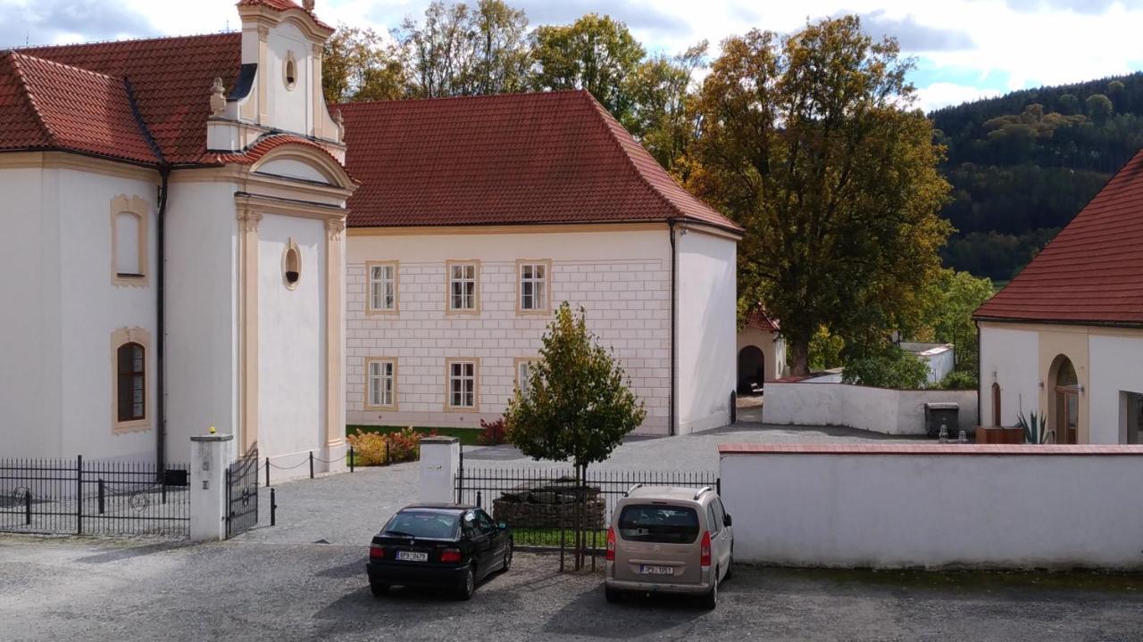 Hotel Zamek Hradek U Susice Extérieur photo