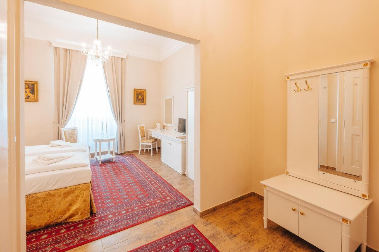 Hotel Zamek Hradek U Susice Extérieur photo