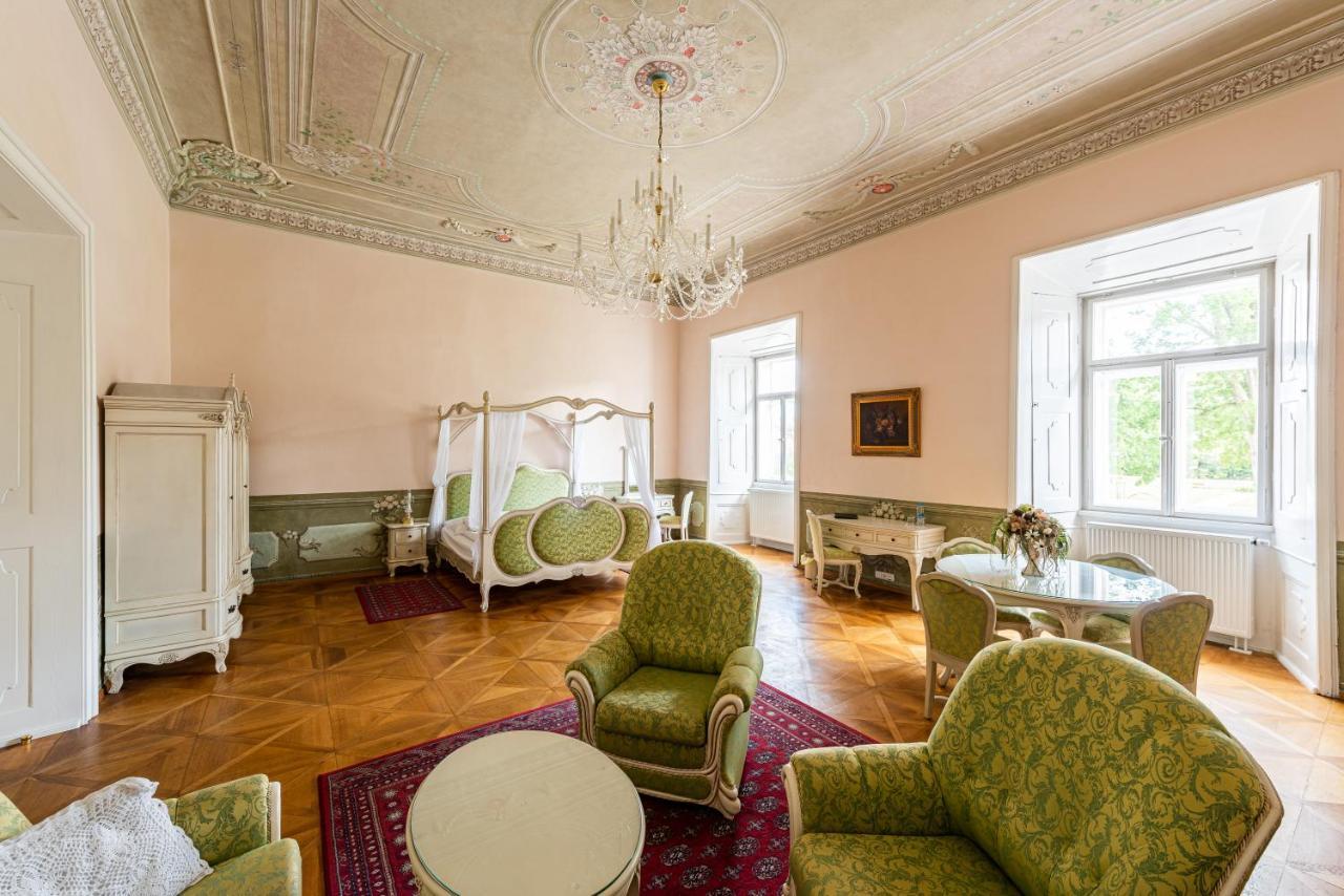 Hotel Zamek Hradek U Susice Extérieur photo