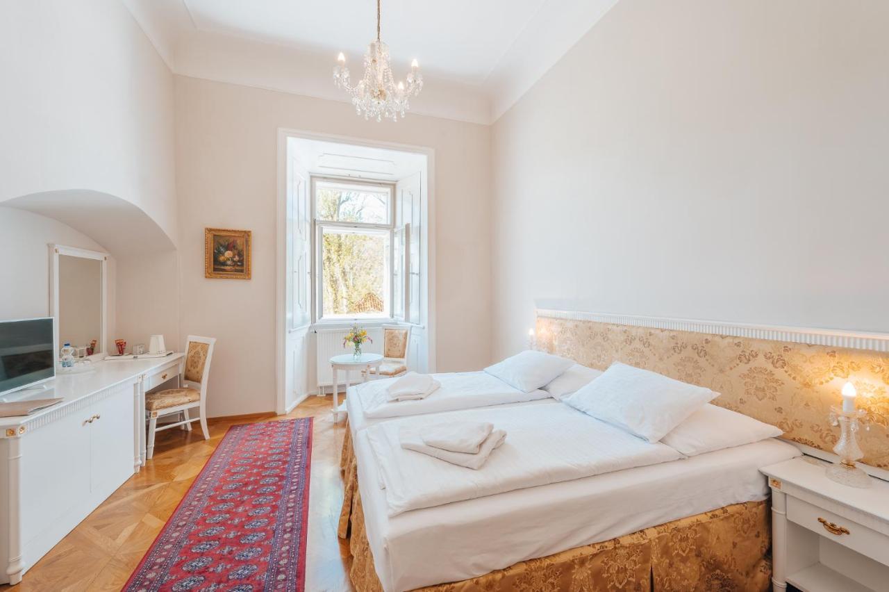 Hotel Zamek Hradek U Susice Extérieur photo