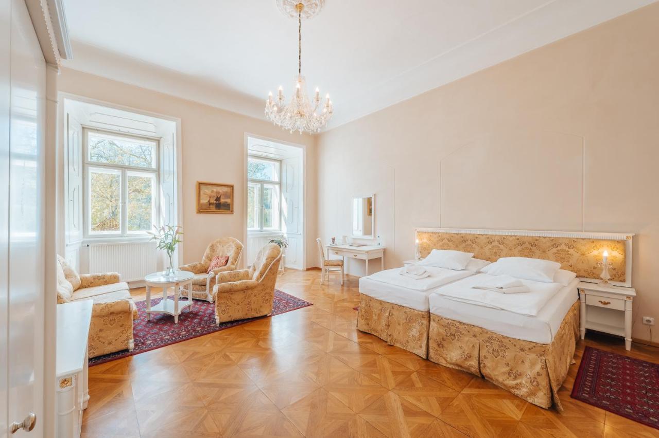 Hotel Zamek Hradek U Susice Extérieur photo