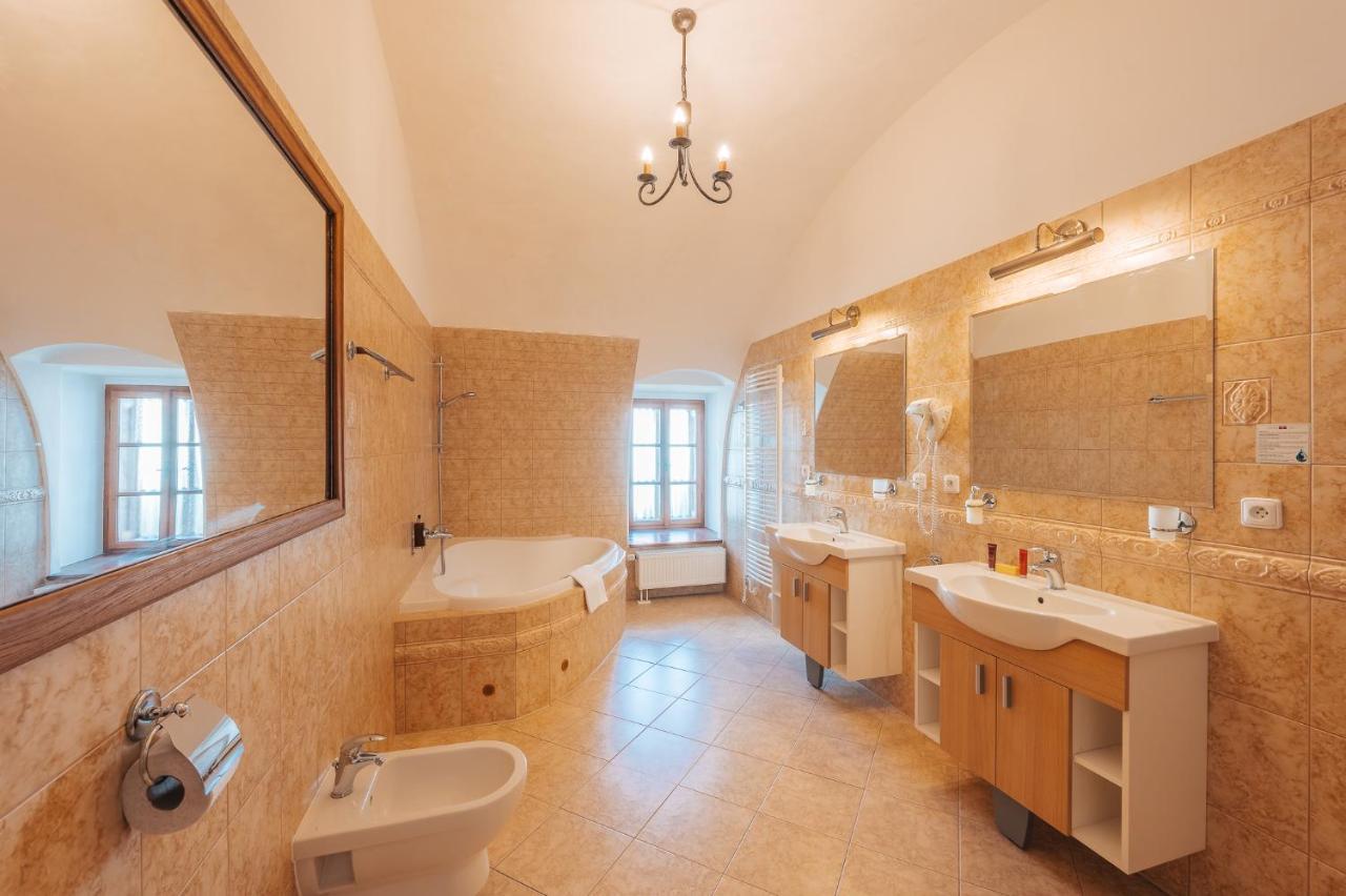 Hotel Zamek Hradek U Susice Extérieur photo