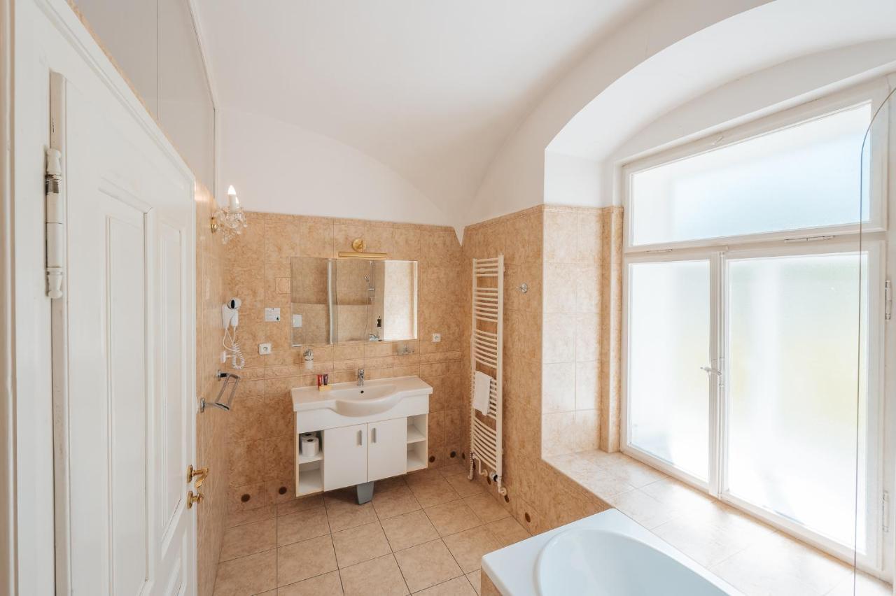 Hotel Zamek Hradek U Susice Extérieur photo