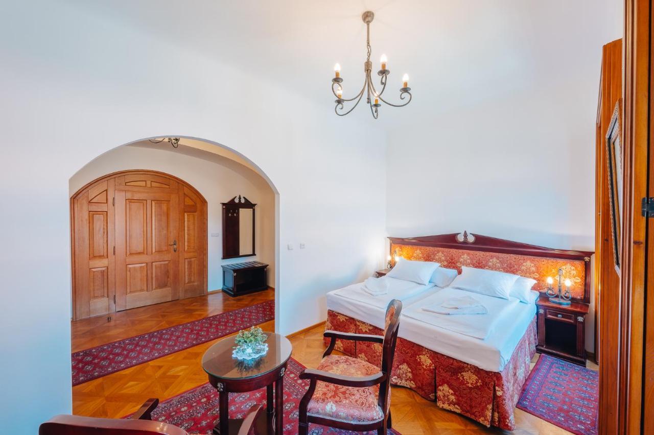 Hotel Zamek Hradek U Susice Extérieur photo